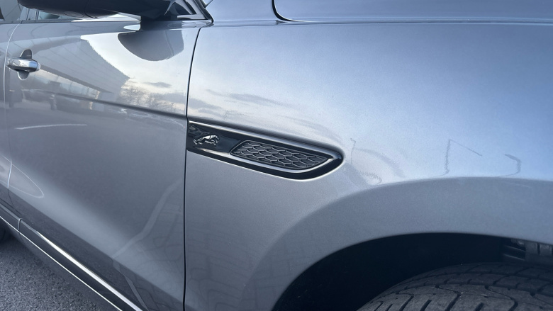 Jaguar F-Pace 2.0 D200 R-Dynamic HSE Black 5dr Auto AWD Diesel Estate